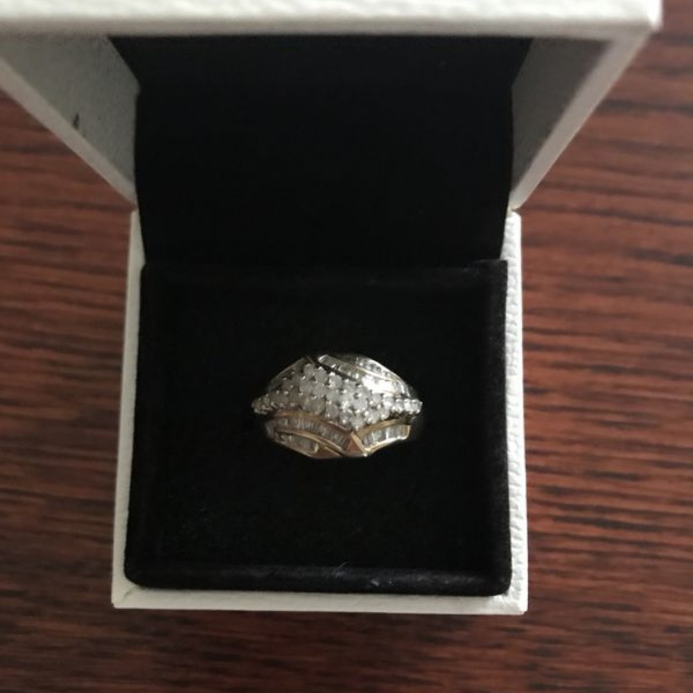 Diamond 14k gold ring